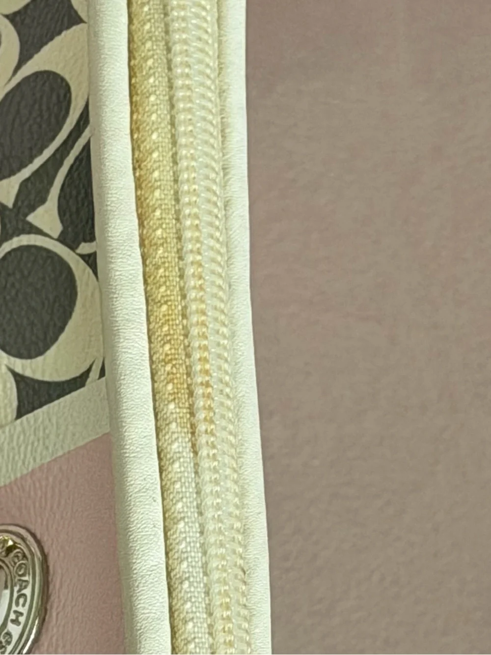 COACH Heritage Signature Stripe Cosmetic Bag 🩷